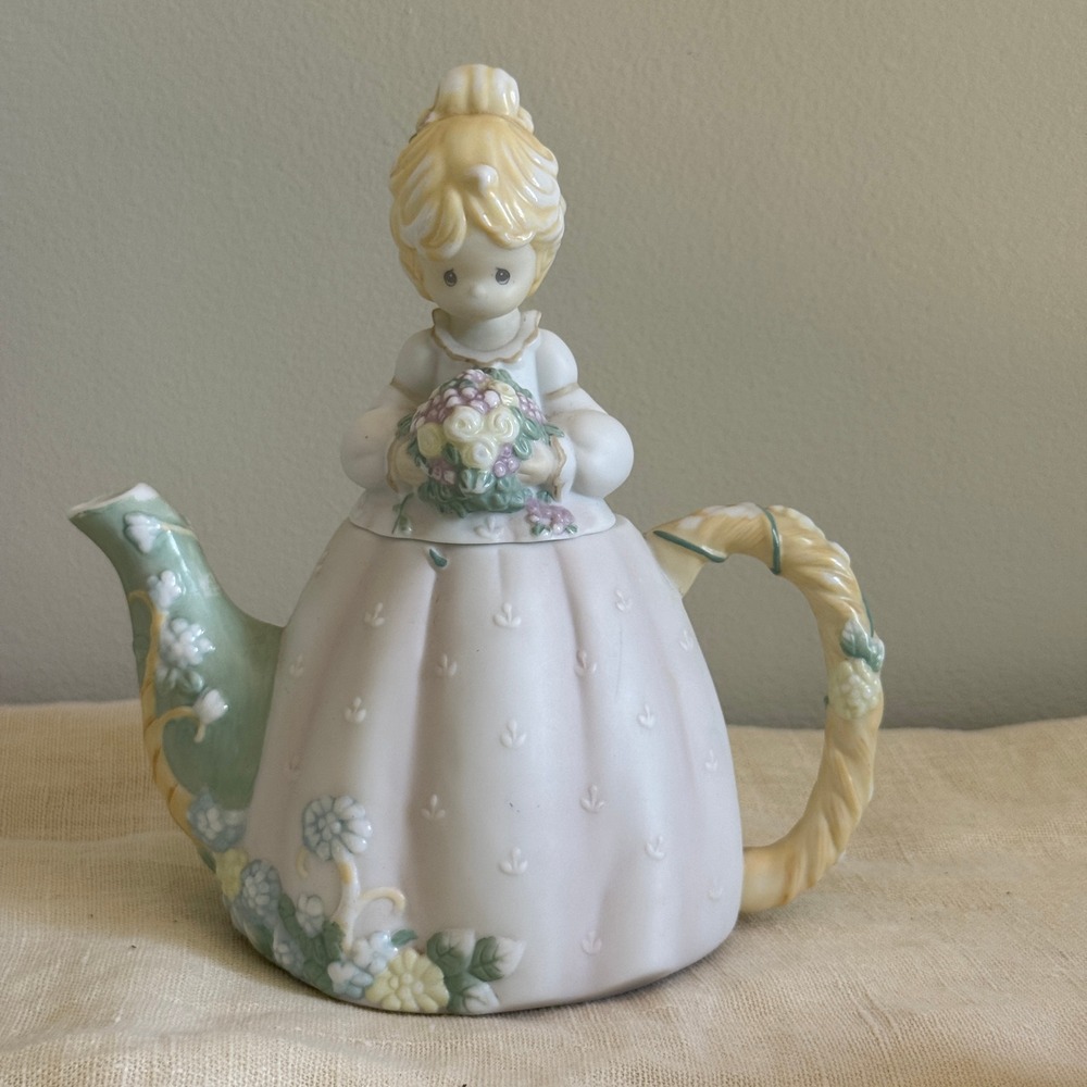 Precious‎ Moments Enesco Girl Flowers Decorative Teapot 2001 Porcelain Pastel